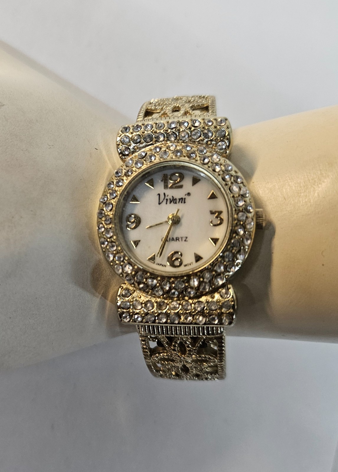 VIVANI Ladies Bracelet Watch w Sparkling Rhinestone Bezel NEEDS BATTERY