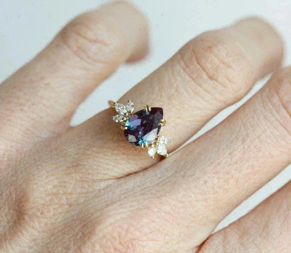 3.65Ct Pear Cut Natural Alexandrite Diamond & Wedding Ring 14K Yellow Gold size7