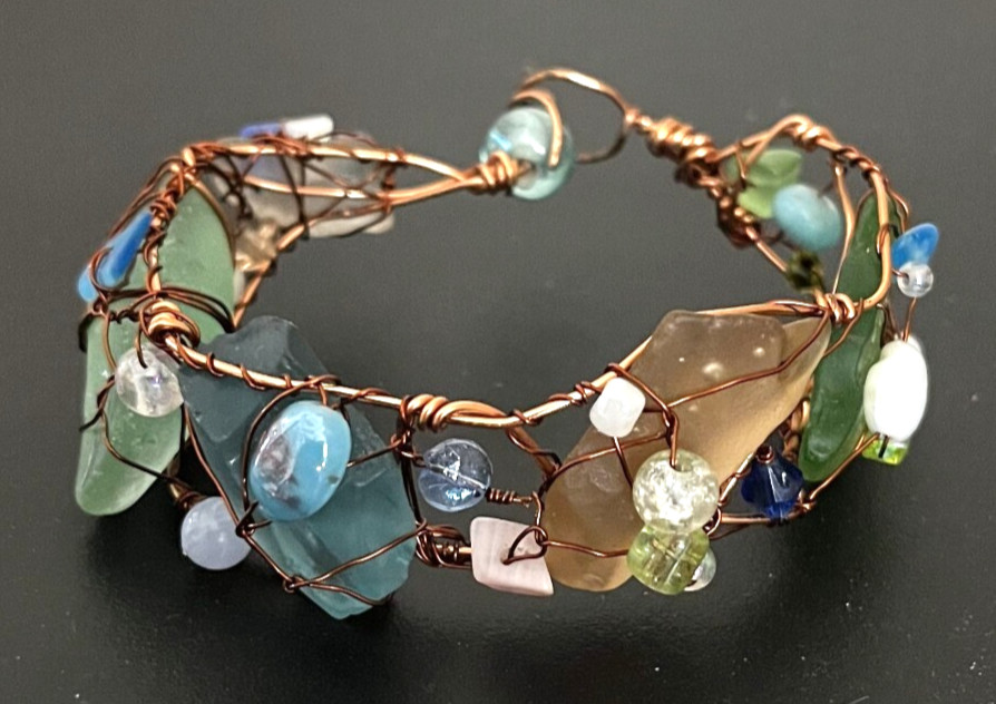 🌊 HANDCRAFTED SEA GLASS BRACELET • COPPER‑WRAPPED COASTAL BLUE/GREEN • 7”