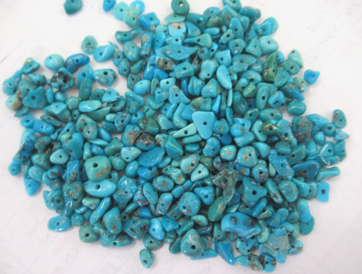 SLEEPING BEAUTY TURQUOISE 1/2 OZ SMALL DRILLED 3X2mm TO 7X4mm #782