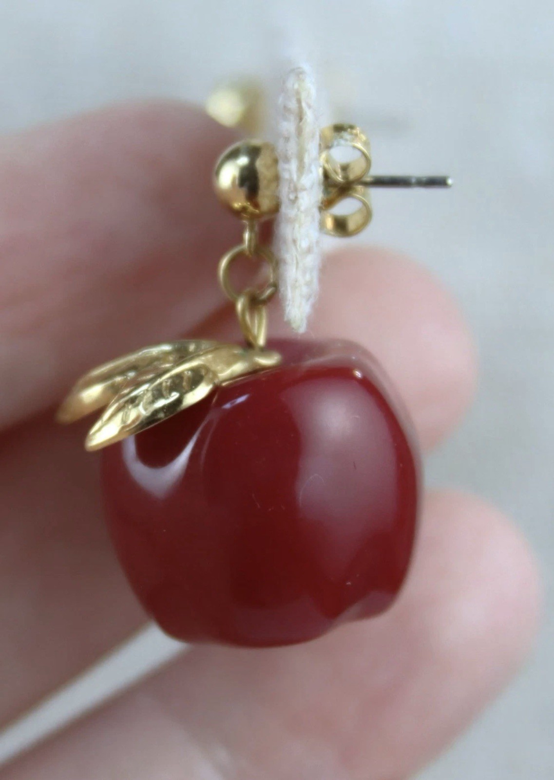 Unsigned Vintage Avon Apple A Day Pierced Earrings Dangle Lucite Fruit