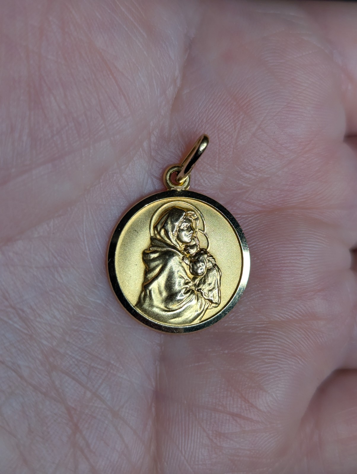 UNOAERRE 18K Gold Madonna & Child Pendant Virgin Mary Baby Jesus Italy 3.16g