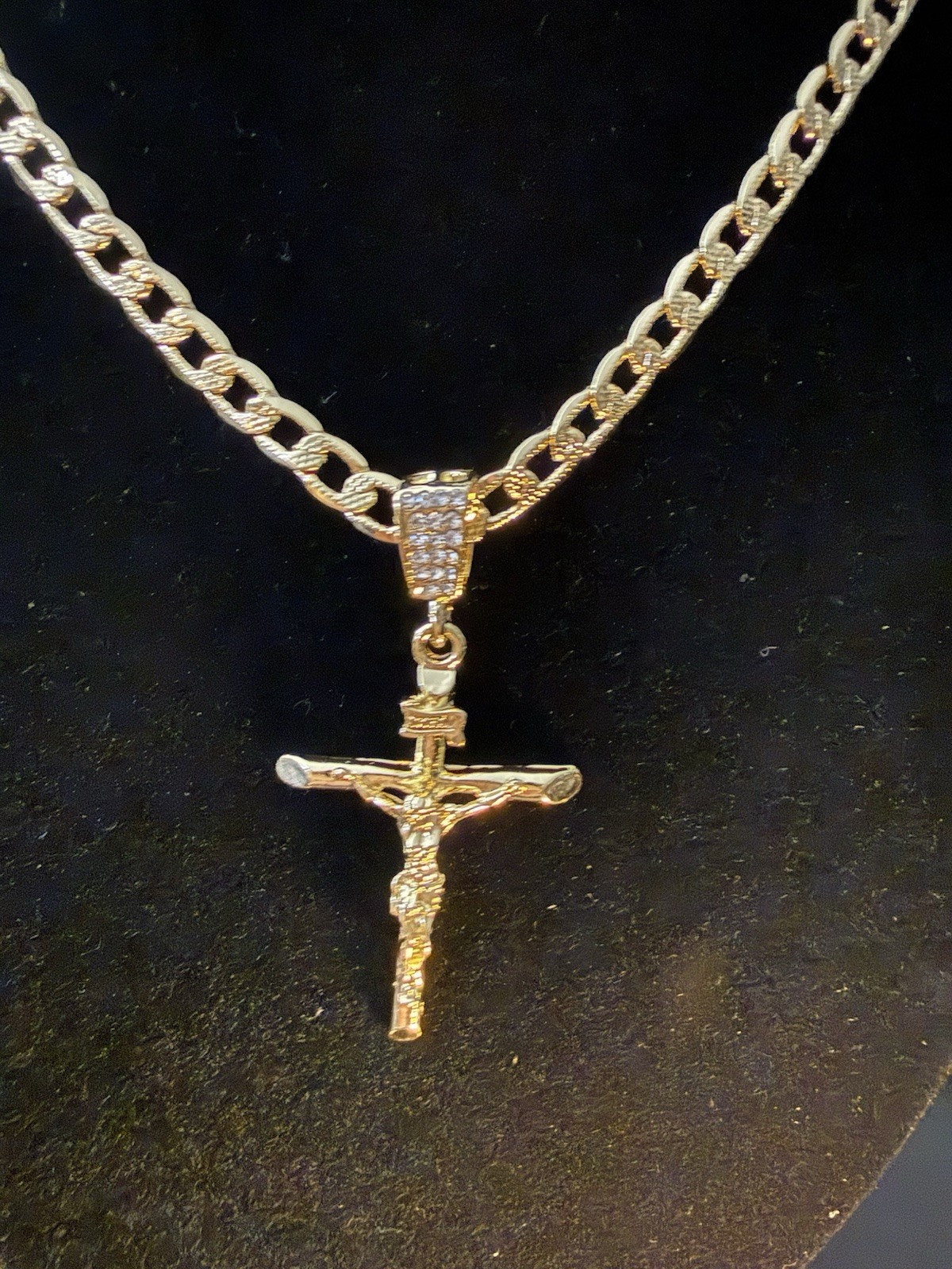 High Quality Gold Plated Necklace With Medallion