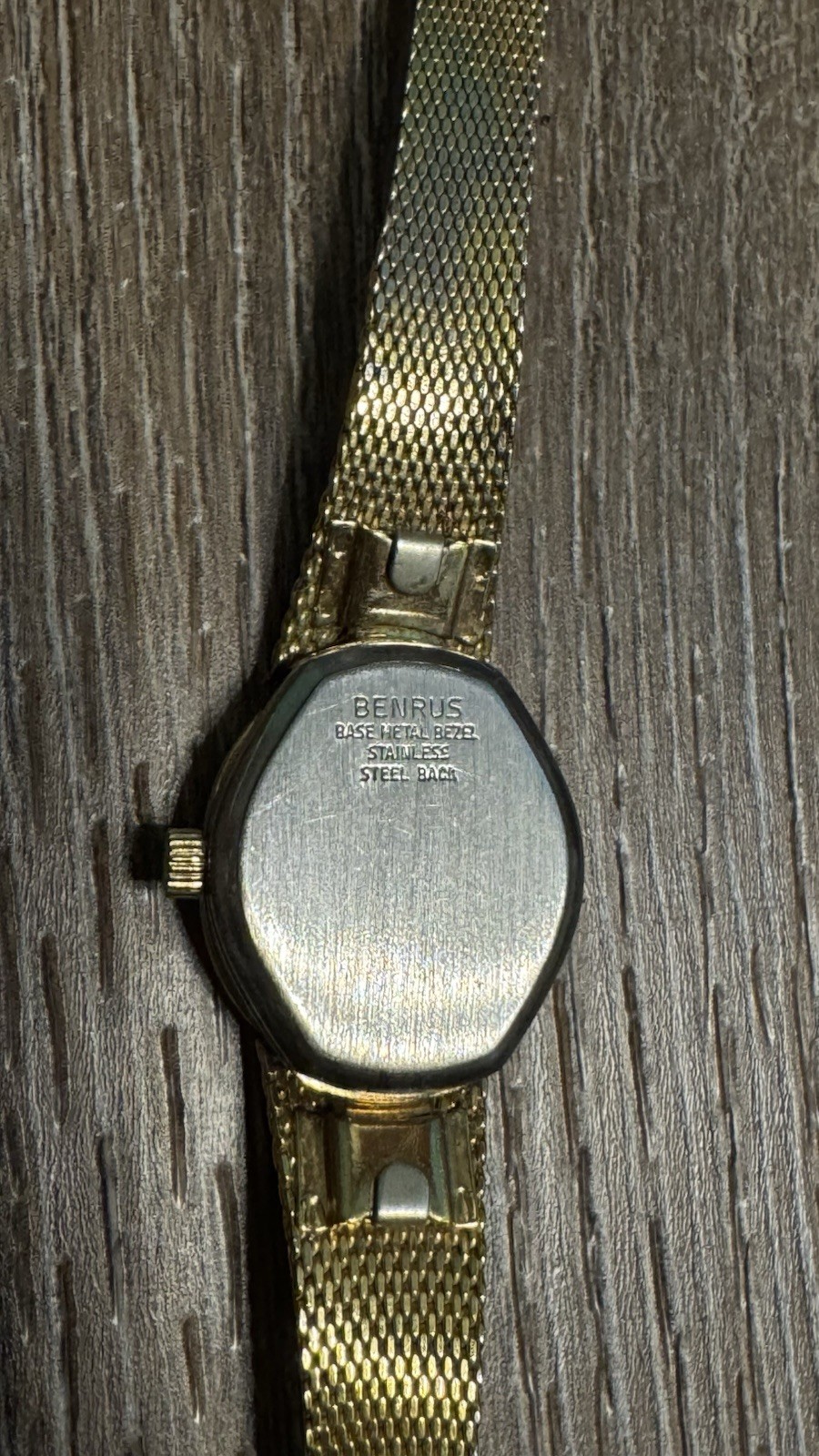 Vintage Women’s Benrus Diamond Quartz Gol d Tone Mesh Watch, See Description