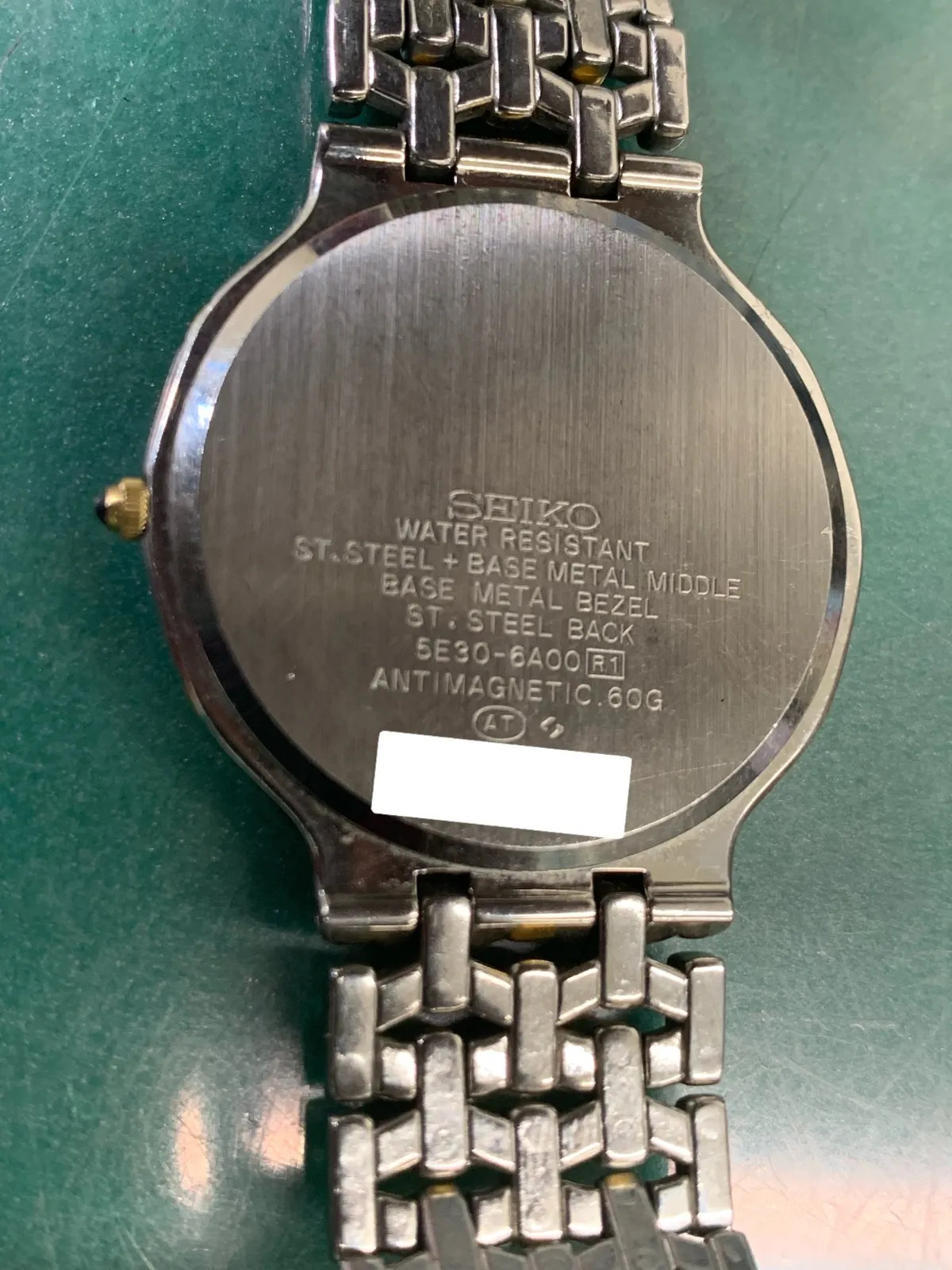 Seiko 5E30-6A00, crown broken.