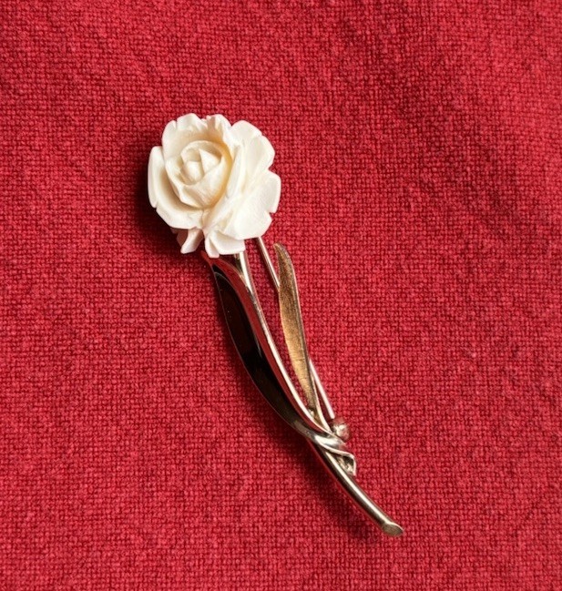 Vintage Signed Van Dell 1/20 12K Gold Filled Carved Rose Flower Pin Brooch