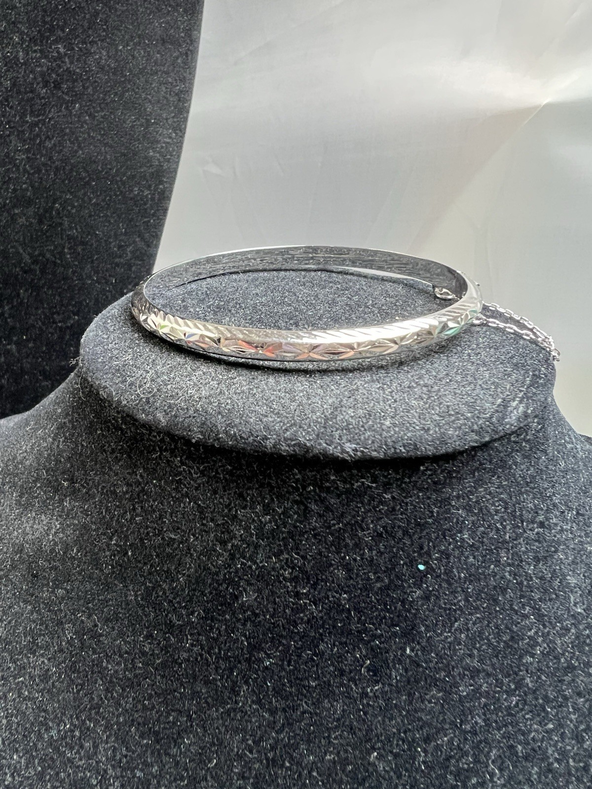 Vintage Etched Sterling Silver 925 Hinged Bangle Bracelet With Safety Chain