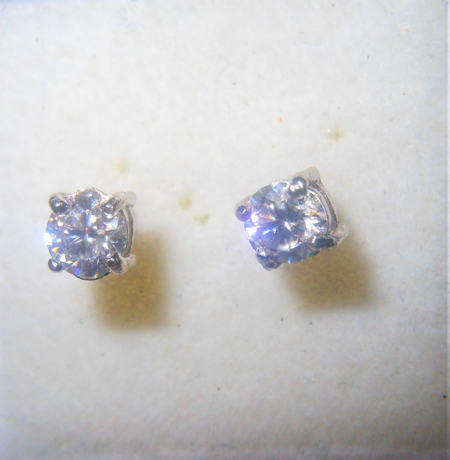 5mm 1.2Ctw. High Temperature High Pressure Moiassanite Stud Earrings Screw Back