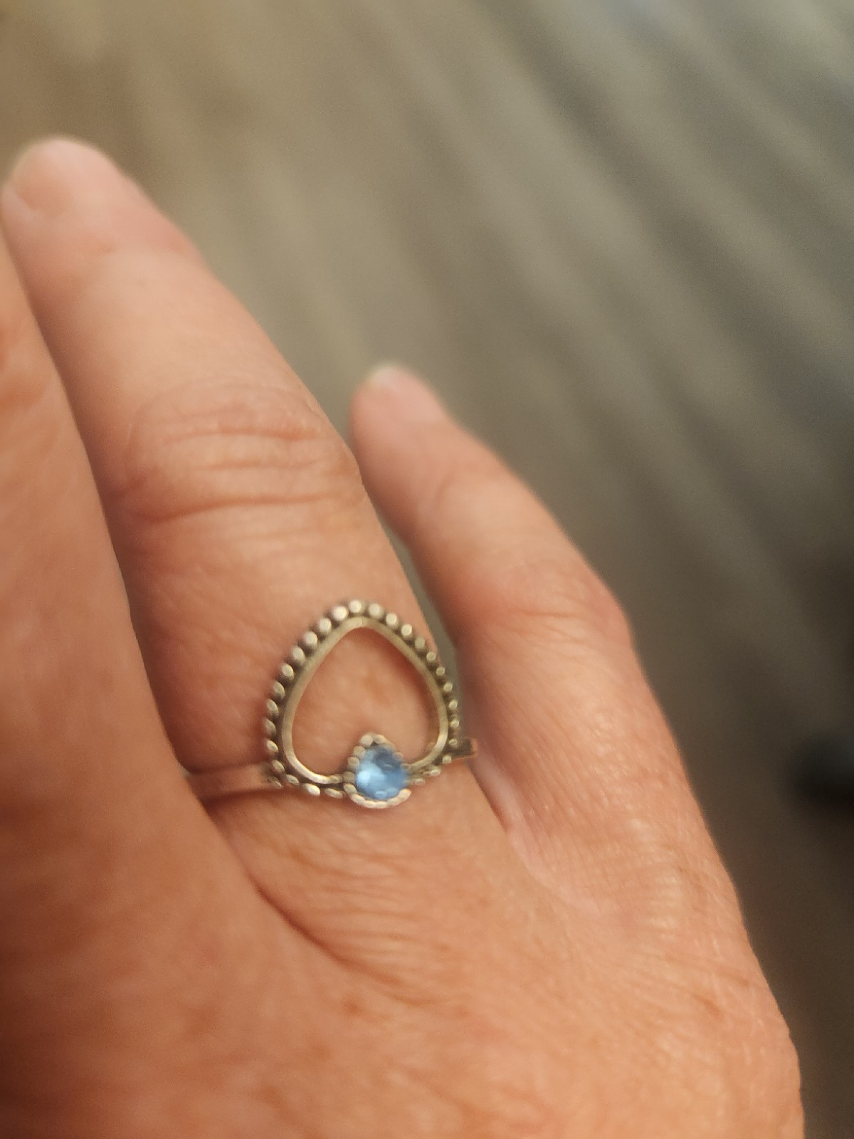 Silver Tone Metal Band Ring Blue Heart Stone Size 6, 1 Gemstone