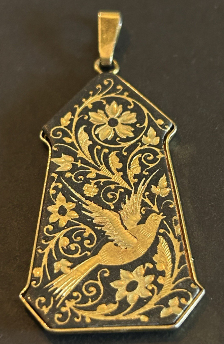 Vtg Gold Black Accents Pendant Unique Shape STUNNING Bird & Flower Motif Floral