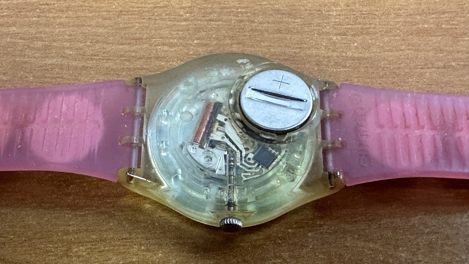 Swatch Pink Candy Watch GE177 White Face Vintage Swiss Original Box Paperwork