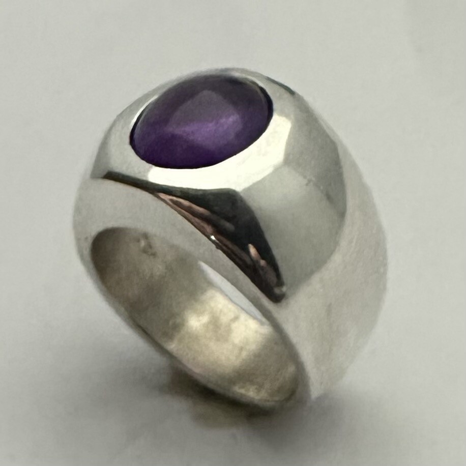 MJG STERLING SILVER RING. HEAVY. 12 x 10mm OVAL Natural AMETHYST CAB. SZ 9.5