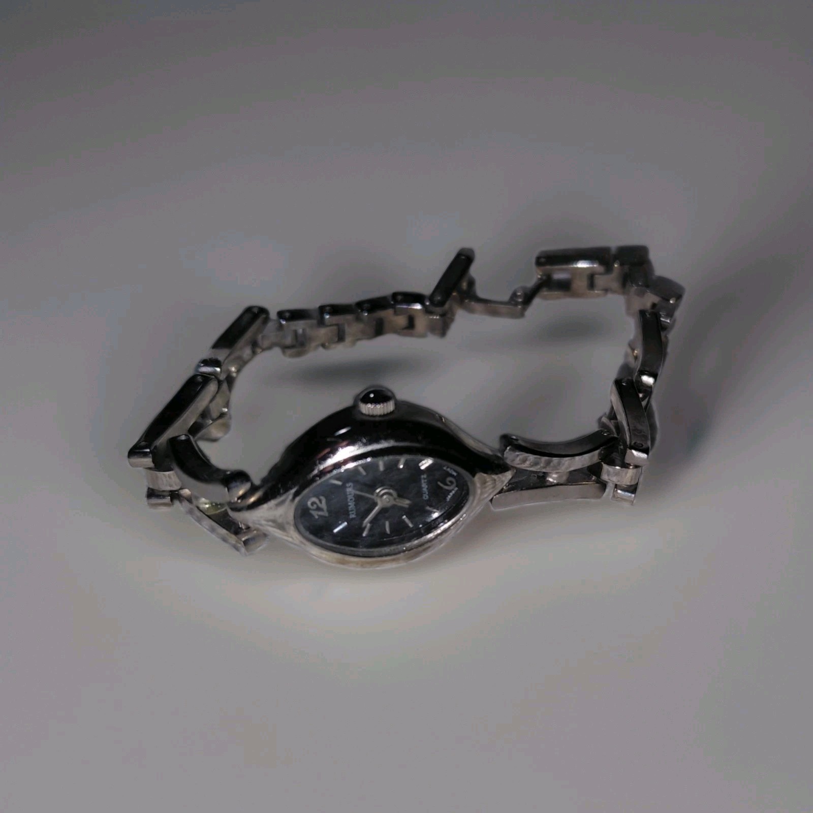 Ladies Silver-tone RUMORS wristwatch. #3372