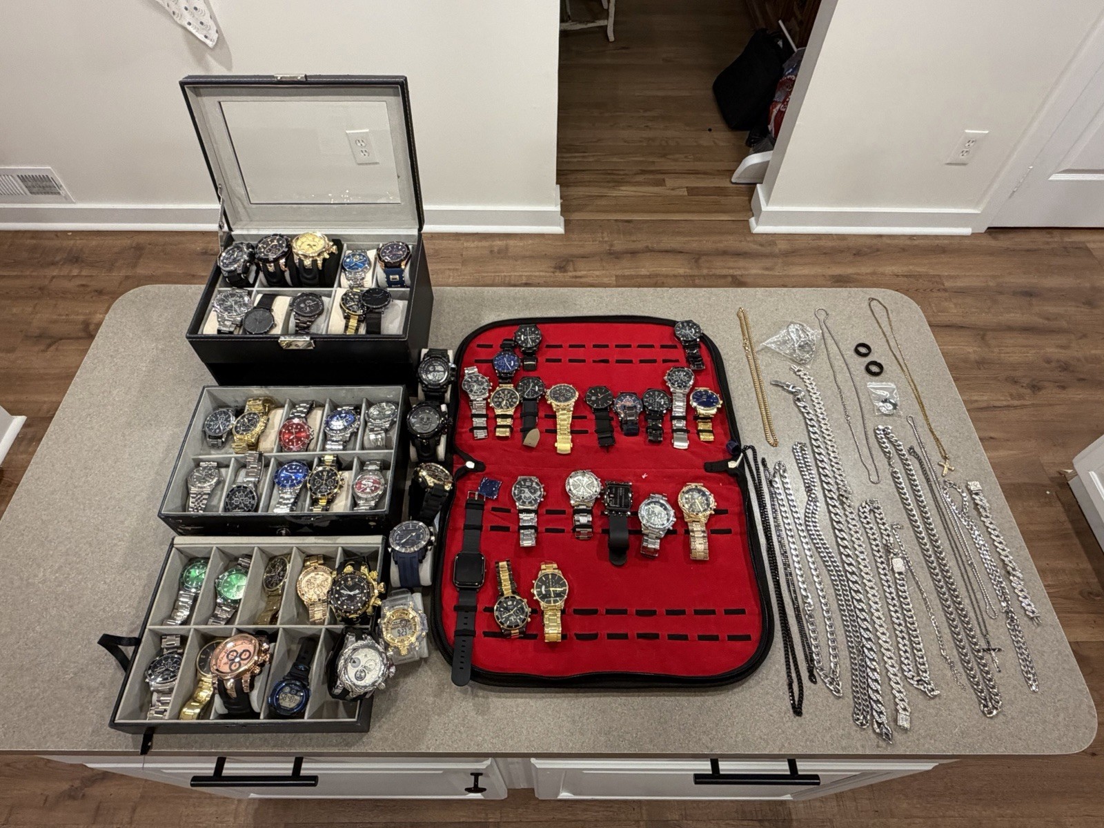 Huge Generic Men’s Watch Lot Of 55! Plus Costume Jewelry READ DESCRIPTION!