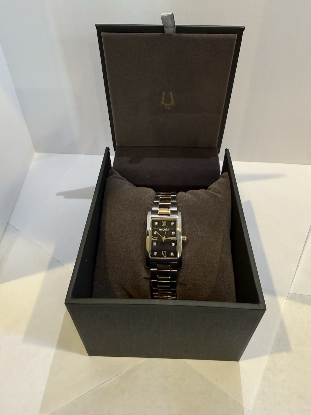 Bulova Classic Diamond Ladies Quartz Watch 98P230