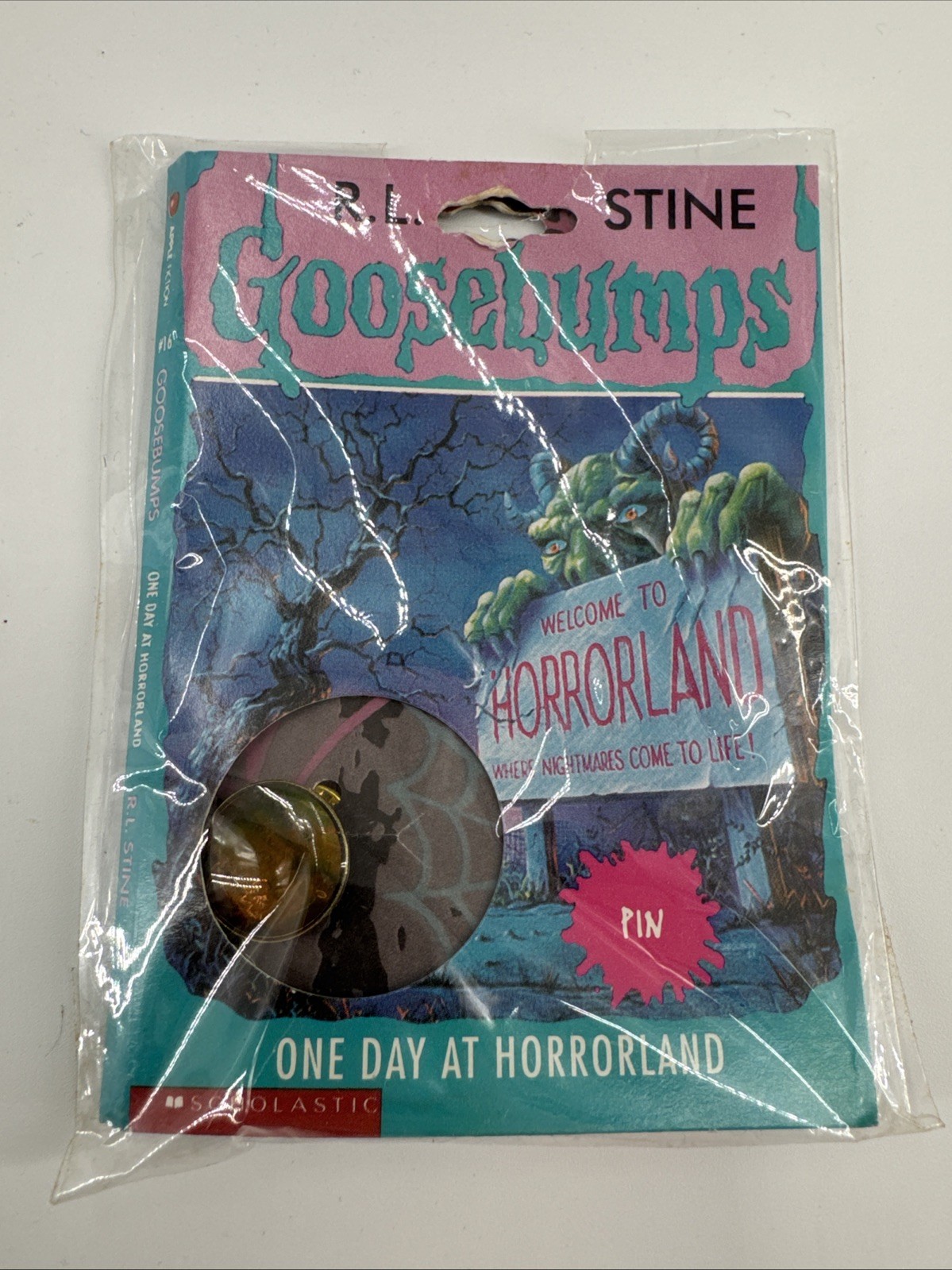 Vintage 1995 Scholastic Goosebumps One Day At Horrorland 3D Hologram Pin NEW