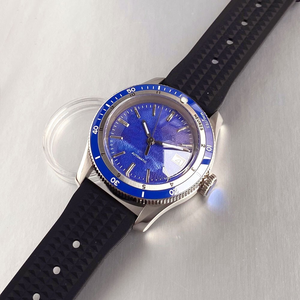 NH35 Diving Men’s Watch 40mm 20ATM Diving 200m Waterproof Bubble Sapphire Crysta