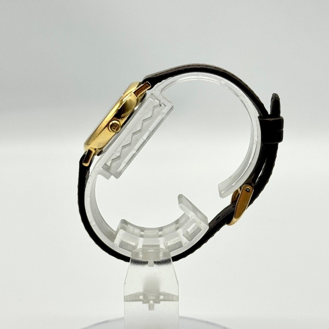 Burberry Wristwatch Shell Dial Quartz 2 Hands 6000L Working