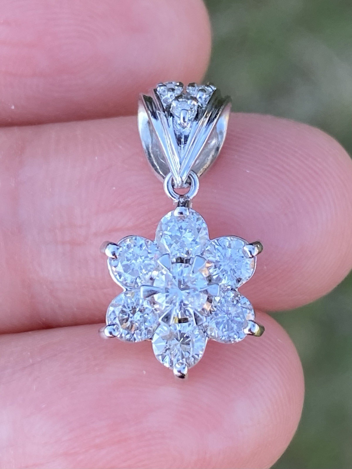 Platinum 1.00TCW 100% Natural Round Diamond Cluster Pendant