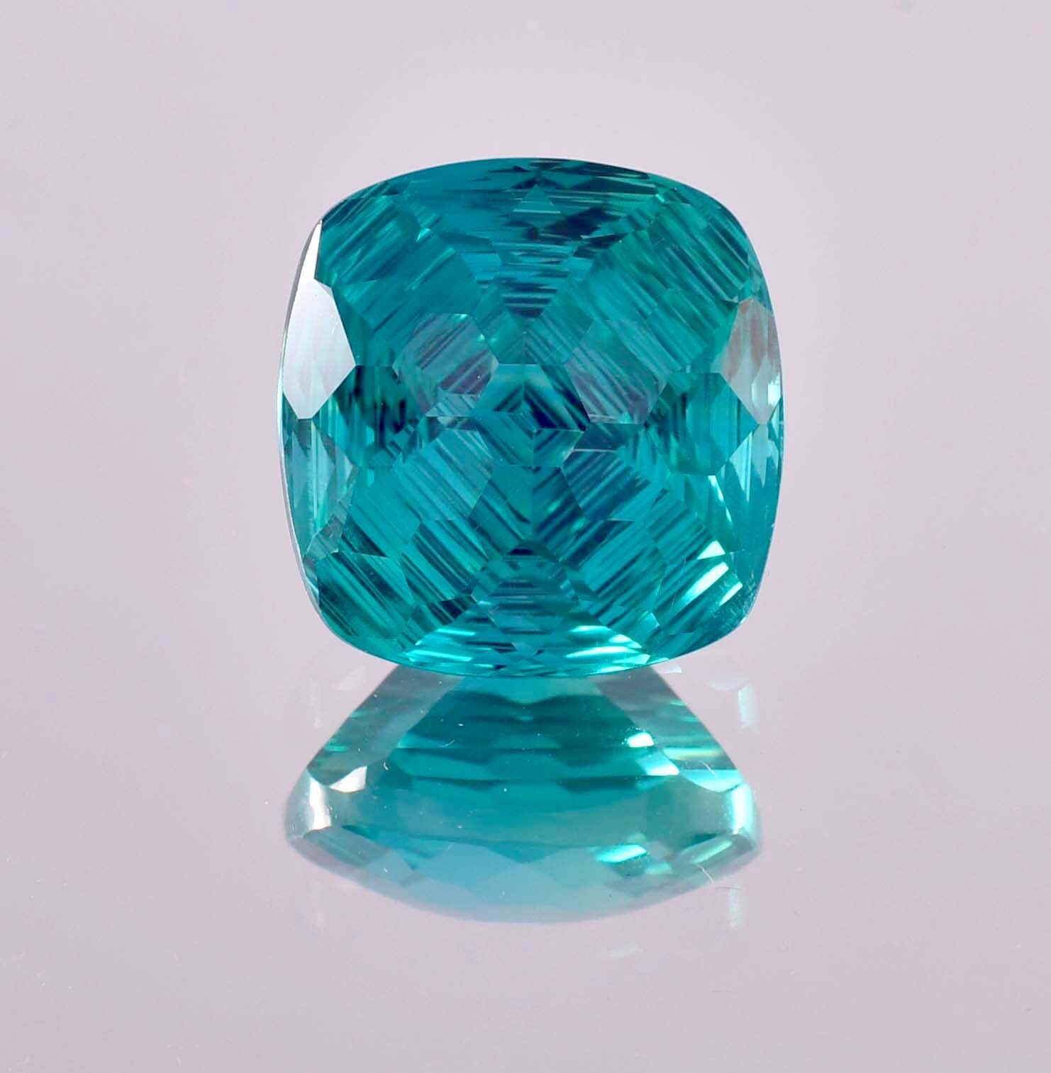 18 x 17 mm Natural Bi-Color 34.45 Ct Flawless Parti Sapphire Gemstone Certified