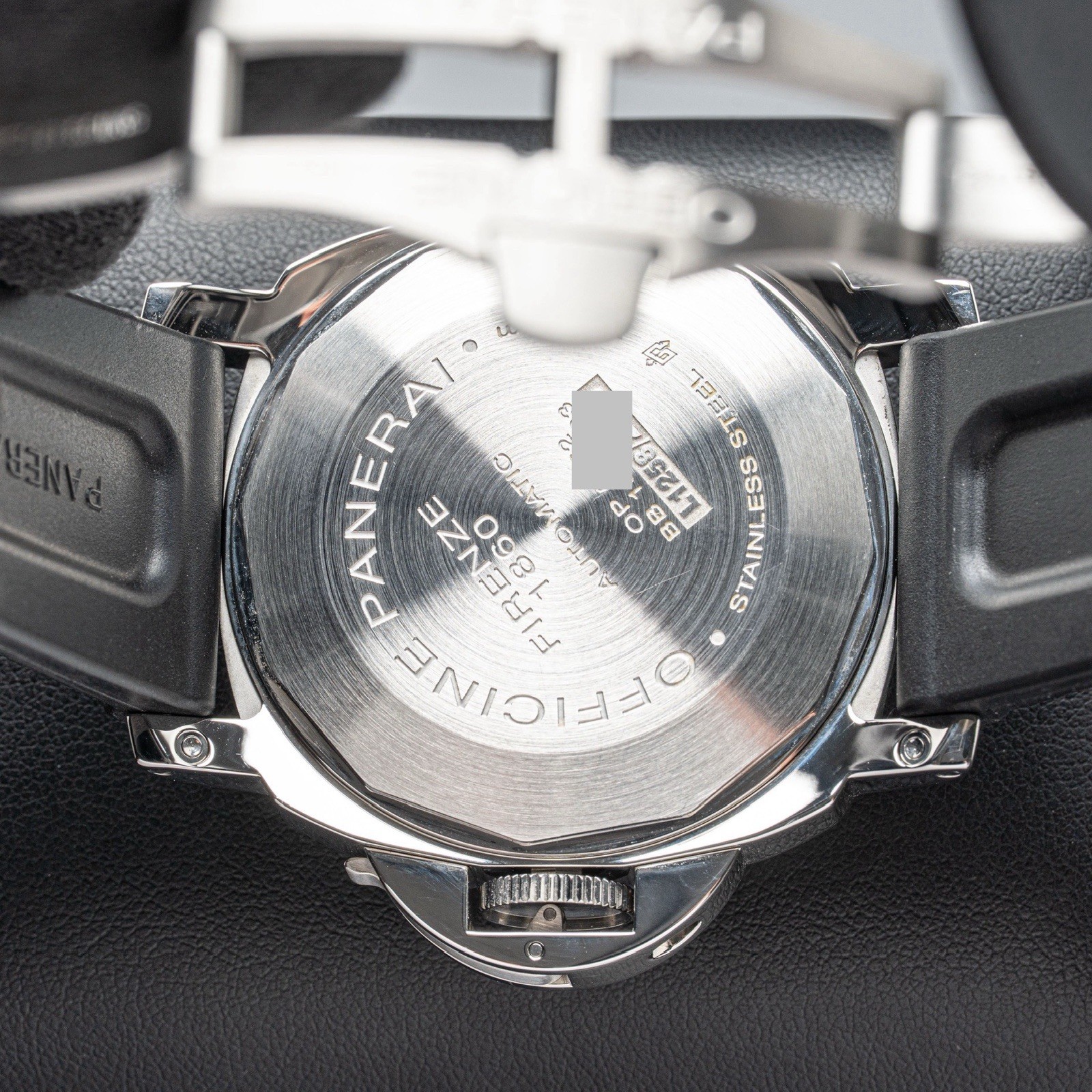 Panerai Luminor Men’s Black Watch with Rubber Strap – PAM00090