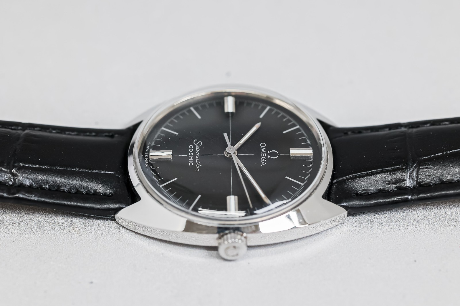 *MINT* Vintage 1960s OMEGA Seamaster COSMIC TOOL.105 Hand Winding Black 33mm Men