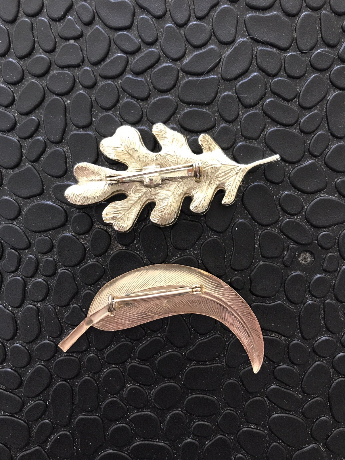 Vintage Leafs Pins Brooch Fashion Jewelry Mix Lot of 2 Gold-tone EUC