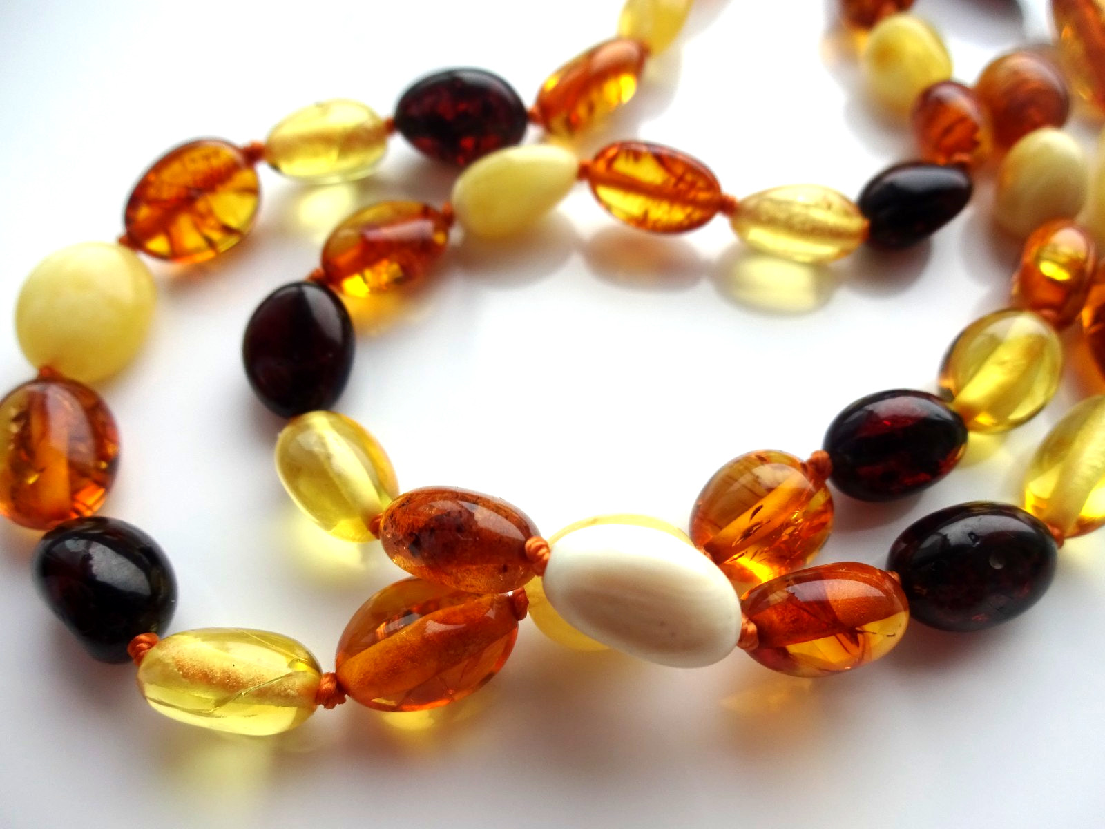 Genuine Baltic Amber Necklaces Polished Multicolor Oval Beads 45cm (17.7″)