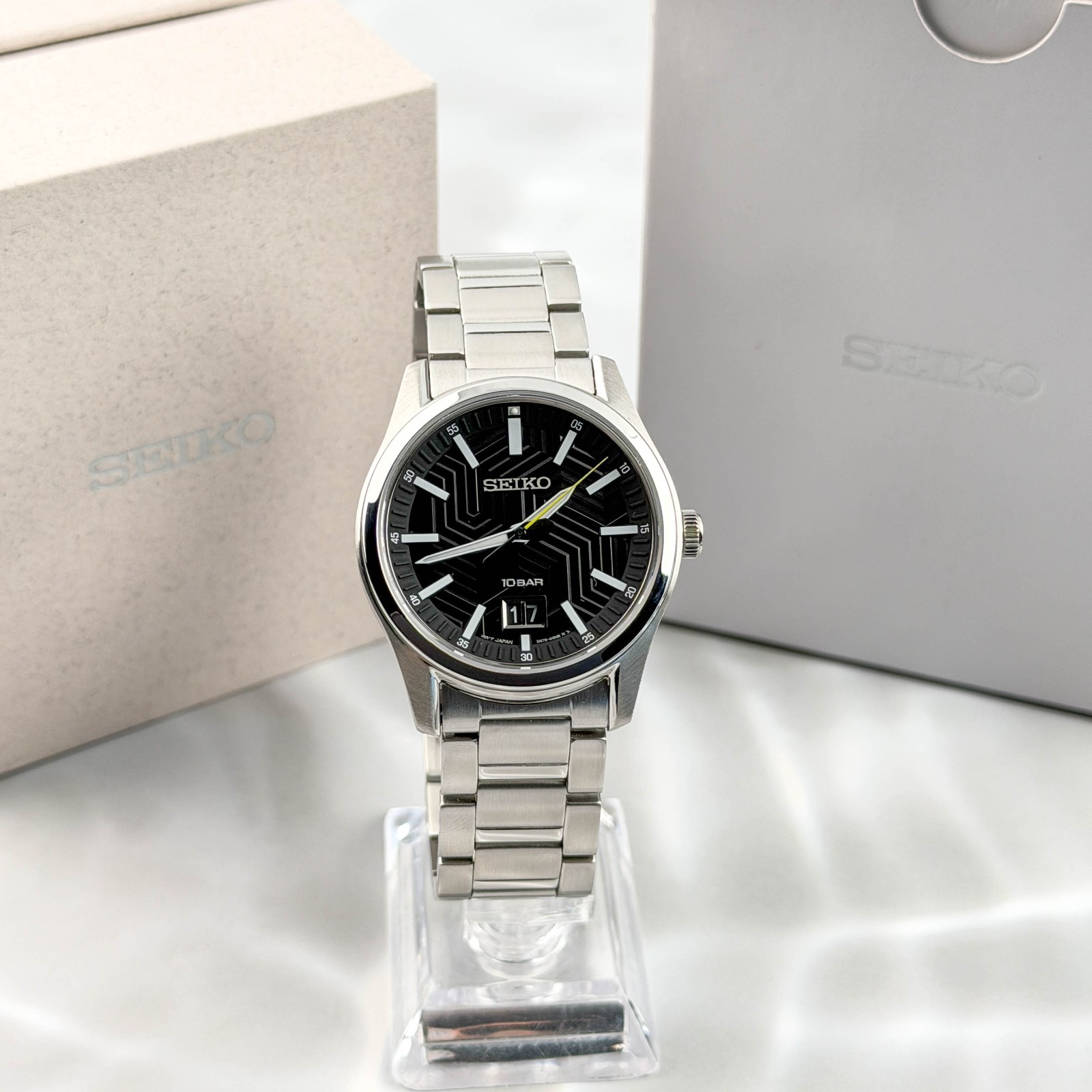 Seiko Essentials SUR535 Men’s Black Dial Stainless Steel Strap Quartz Watch 40mm