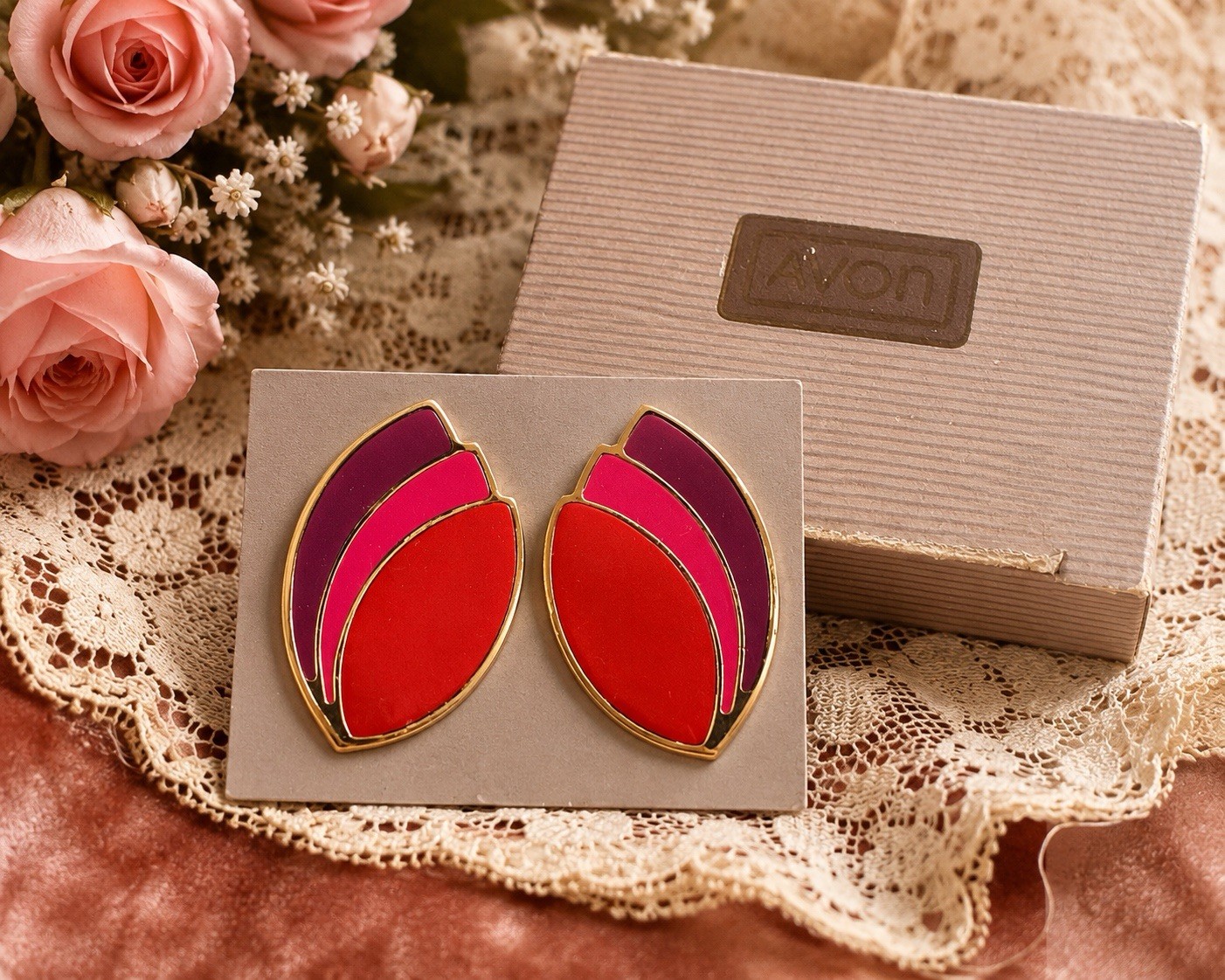 Vintage Avon Paradise Colors Pierced Earrings 1987 Pink Purple Enamel NOS Box