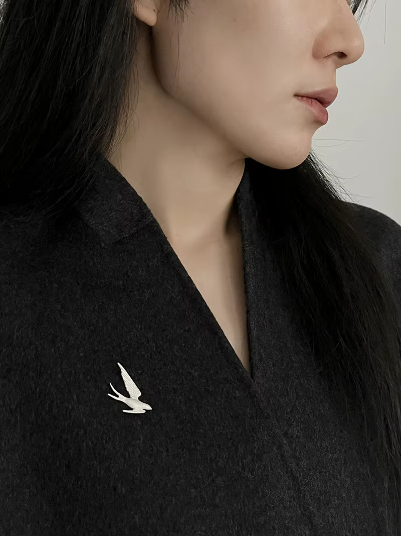 Swallow Bird Pin Brooch 925 Sterling Silver Natural WG Gift