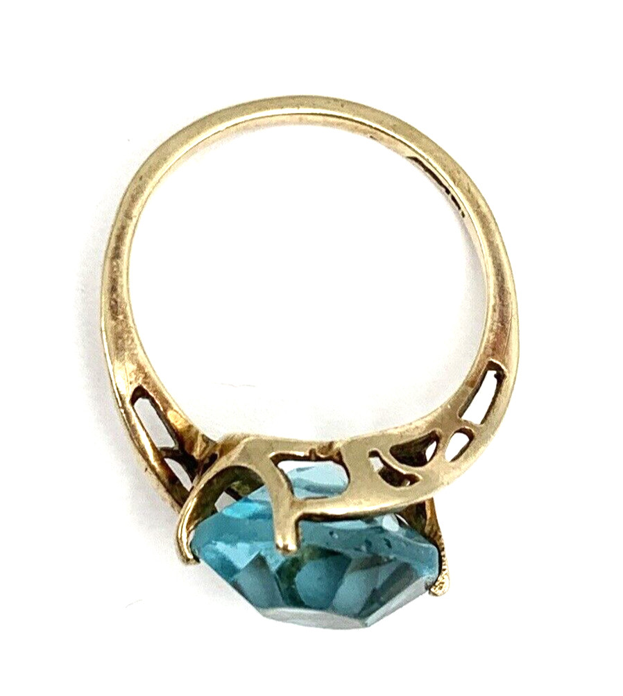 10K Yellow Gold Solitaire Blue Glass Cabochon Ring Size 6-1/2 & 3 Grams