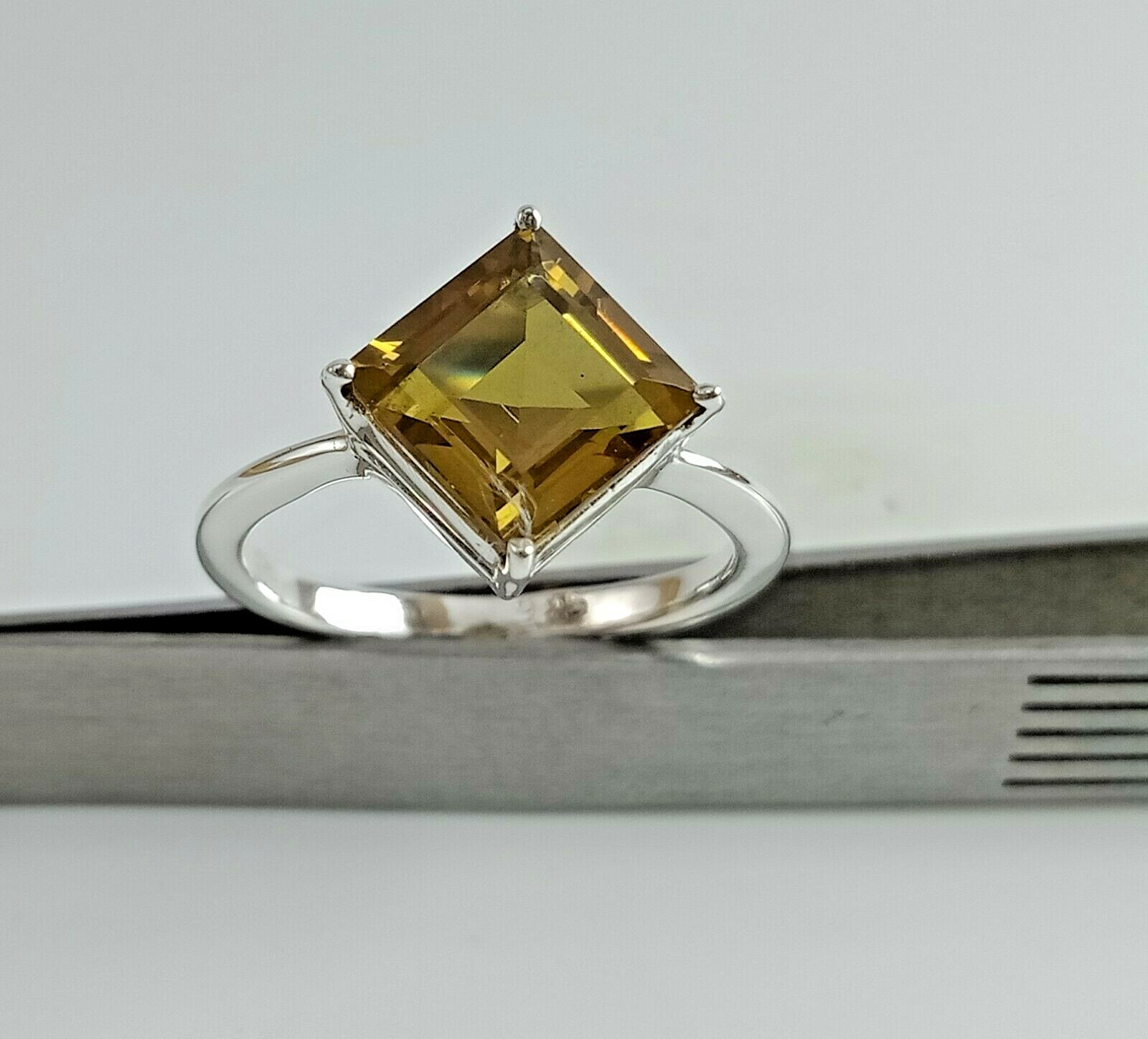 Gorgeous Zultanite Ring-Seven Color Changing Ring-Unique Zultanite Ring