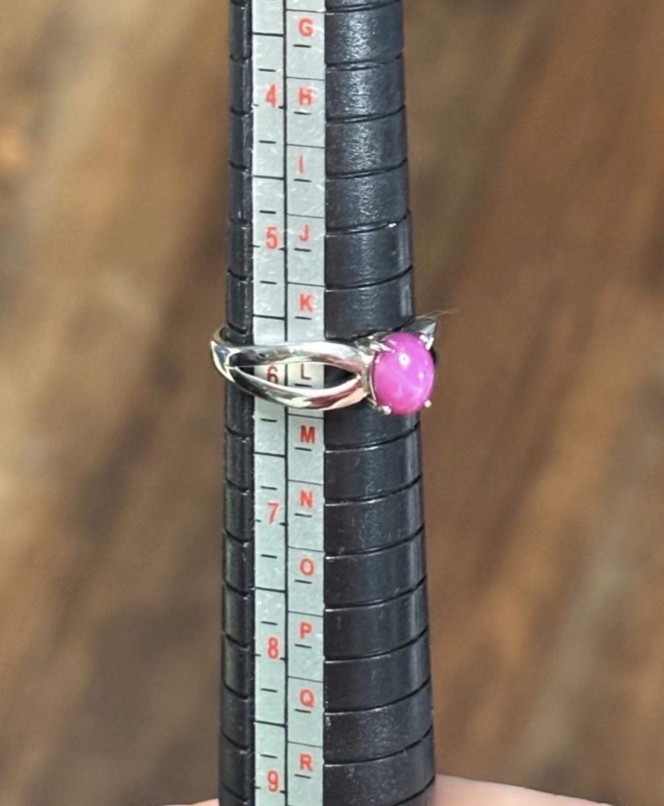 Stunning Ruby Star Sapphire 7x5mm Oval Cabochon 925 Sterling silver Ring size 6