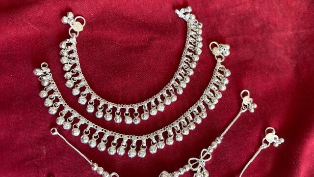 Girls lot 2 pairs ankle bracelet anklet silver bells charm chain India jewelry