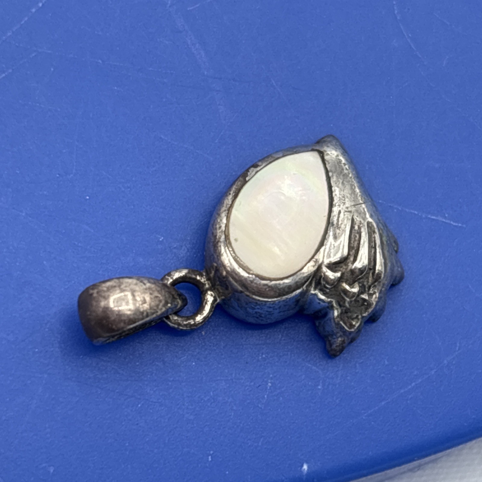 Peter Stone Sterling Silver Mother of Pearl Seashell Pendant 925 Nautical .75”