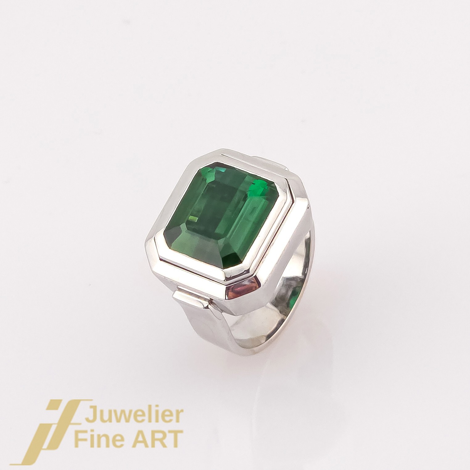Ring – 1 tourmaline approx. 9.40ct – 18K/750 white gold – size 55 (17.5 mm Ø)