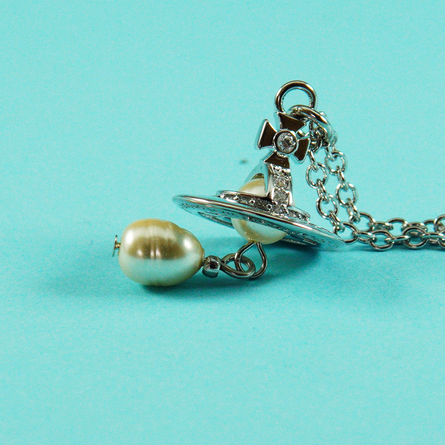 Vivienne Westwood New Petite Orb Drop Pendant 3D Necklace Silver tone Box Set