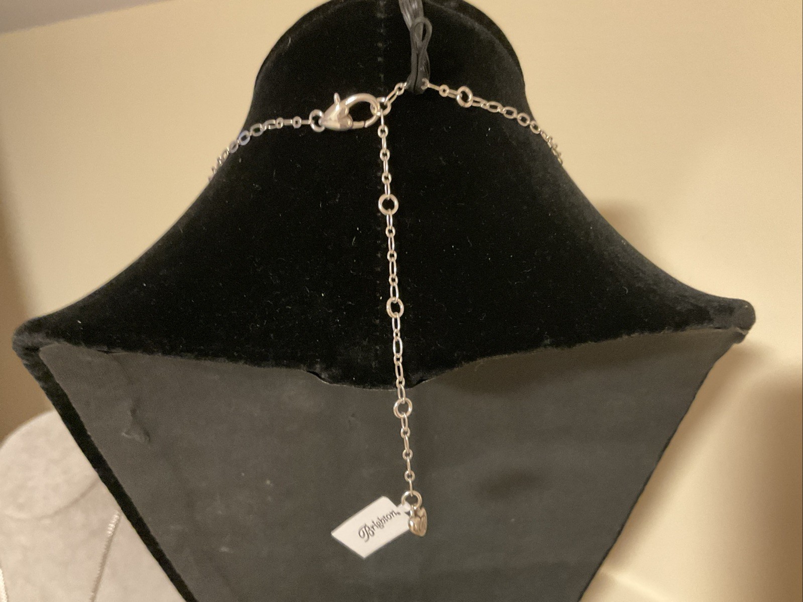 BRIGHTON NWT BEACHCOMBER WHITE ENAMEL CRYSTAL SHELL PENDANT NECKLACE RP:$78.
