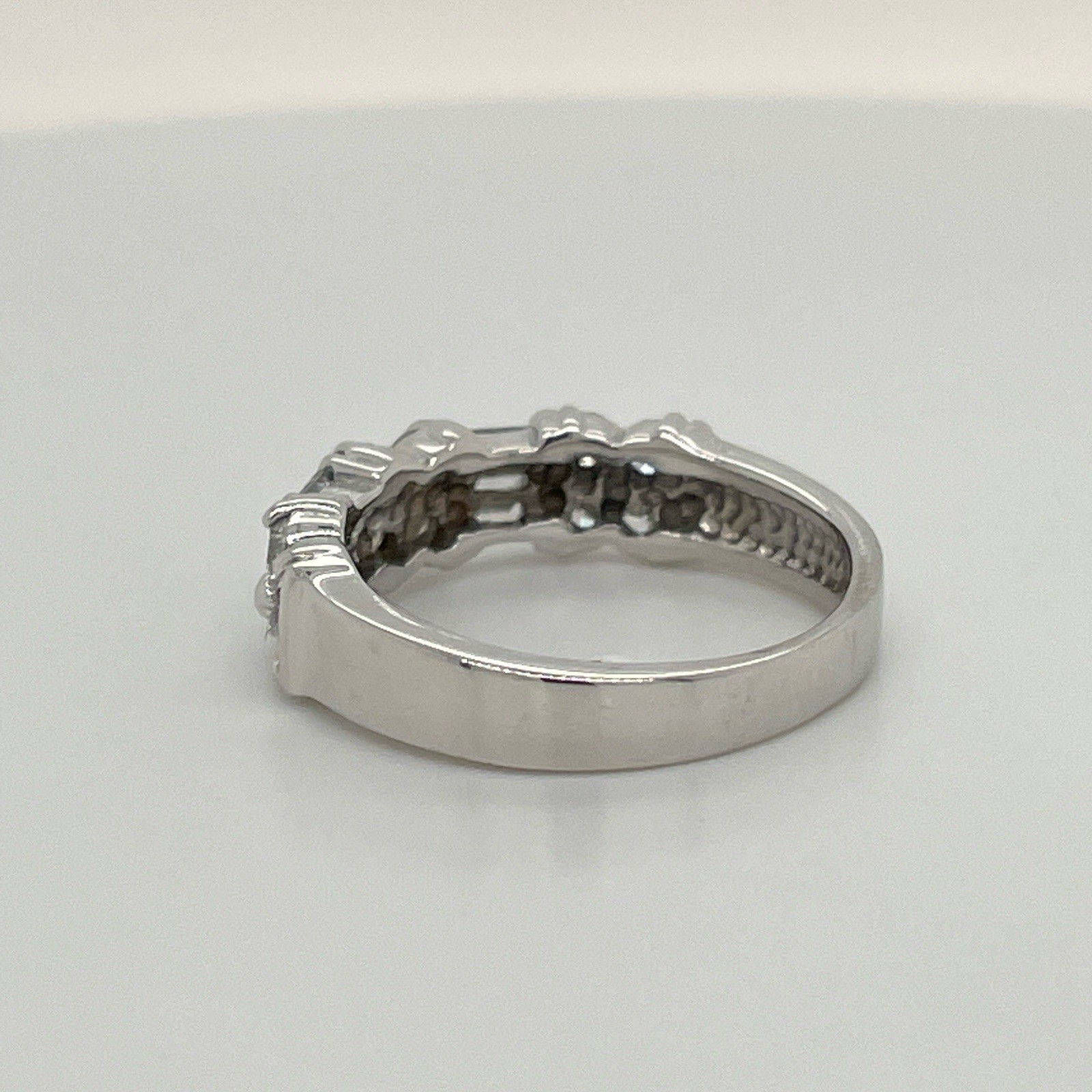14k White Gold Round & Baguette Diamond Band Ring Size 5 1/4 – 3.3 Grams