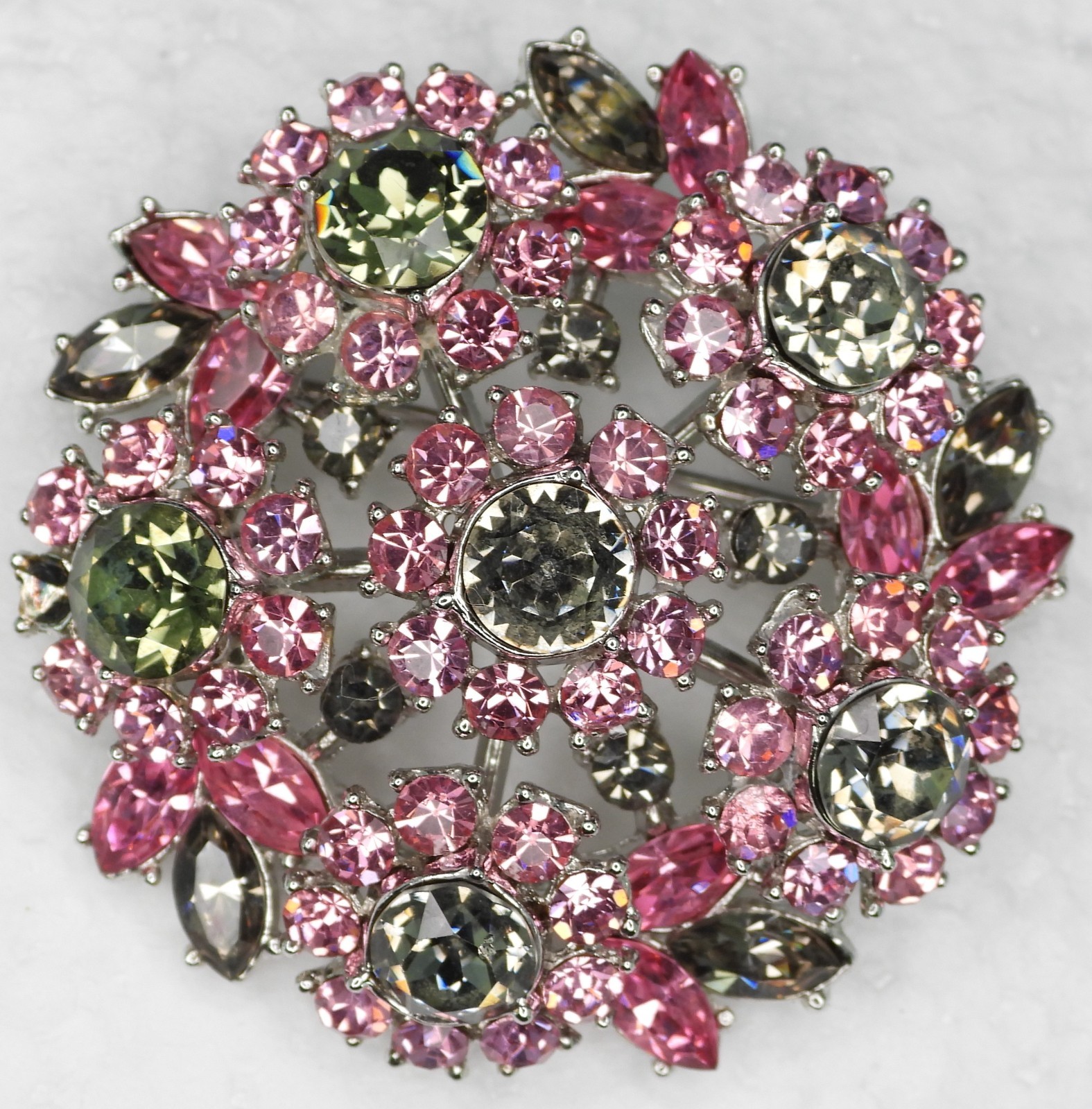 Crown TRIFARI Early 1960s Pink & Gray RS Flower Brooch, Bracelet, Earrings Set
