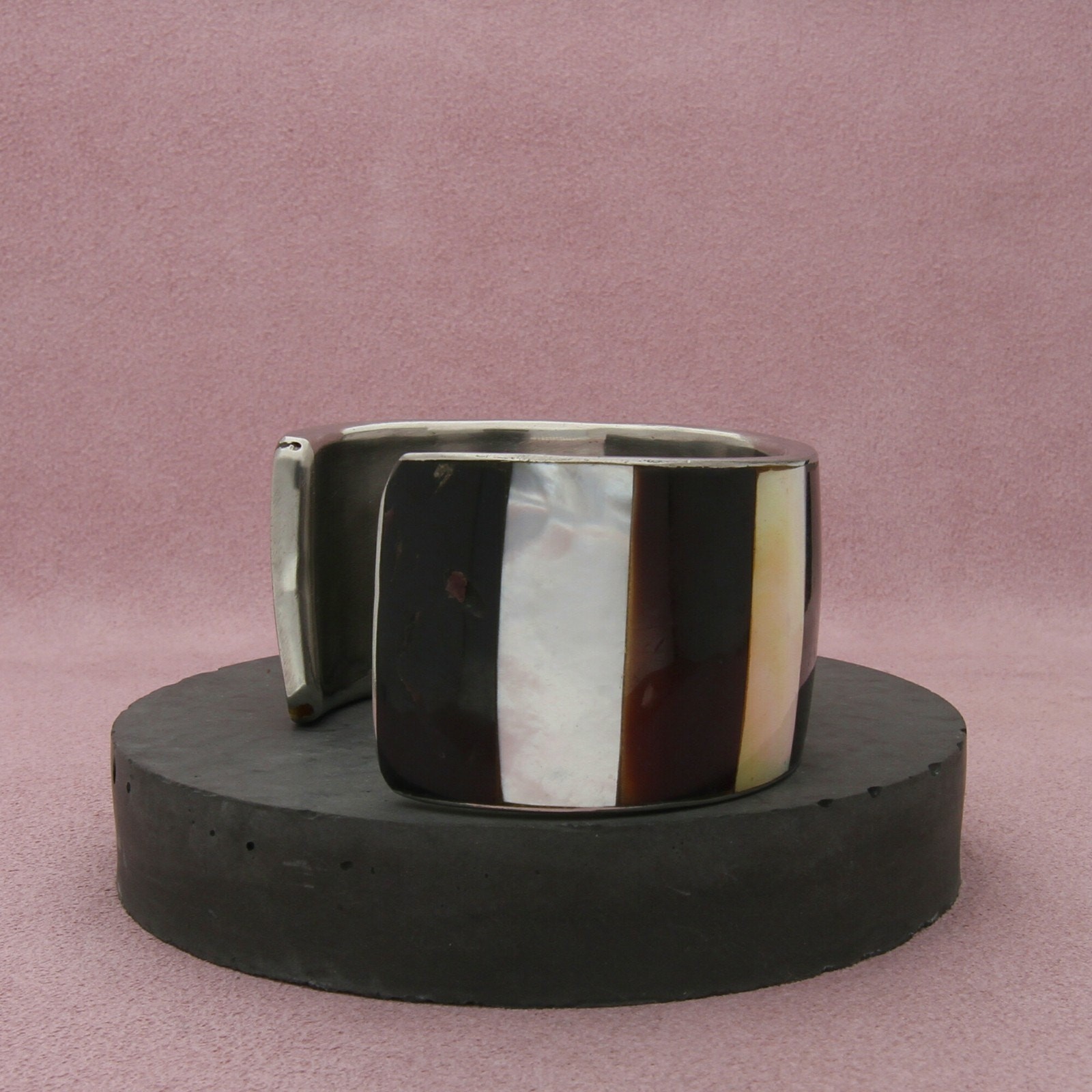 sterling silver artisan-made mother-of-pearl shell cuff bracelet size 6.5in