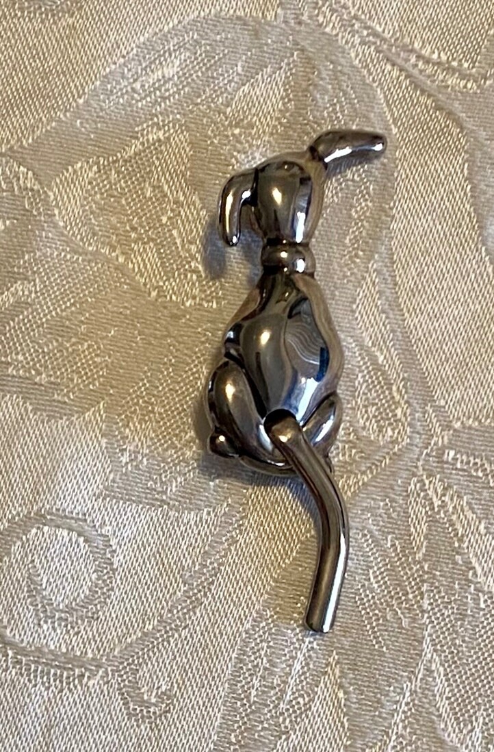 Vintage dog brooch/pendant signed Best, silver tone, tail moves bac & forth