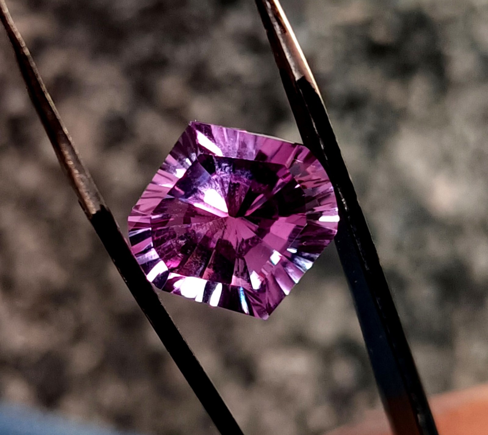11.85 Ct NATURAL Loose Montana Bi-Color Change Sapphire Fancy Loose GEMSTONE