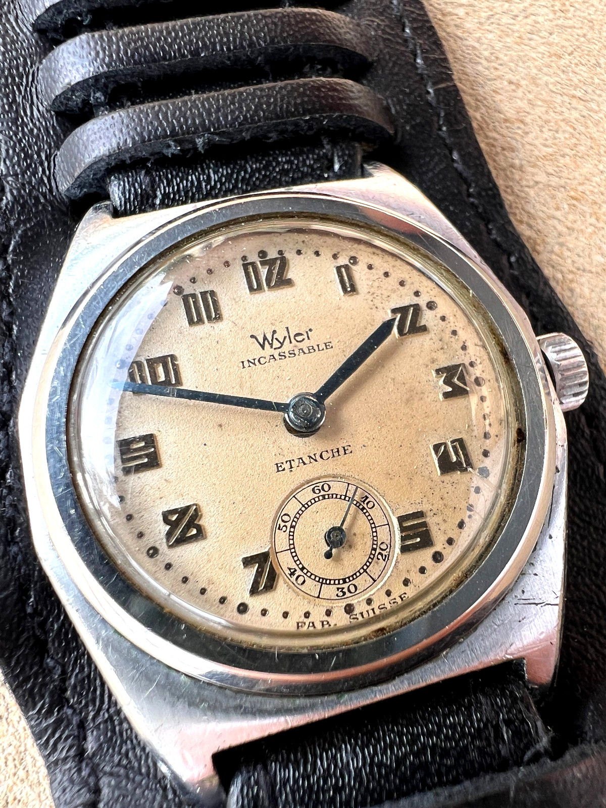 Vintage Wyler rare ww2 Military Etanche watch Deco numbers Tropical dial Works