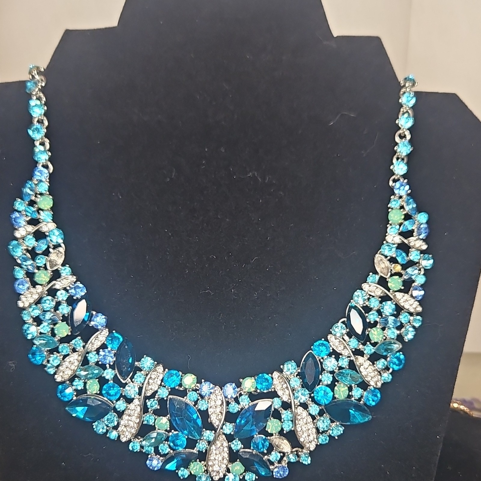 Blue Round Crystal Rhinestone Statement Necklace Silver Tone Fashion Costume
