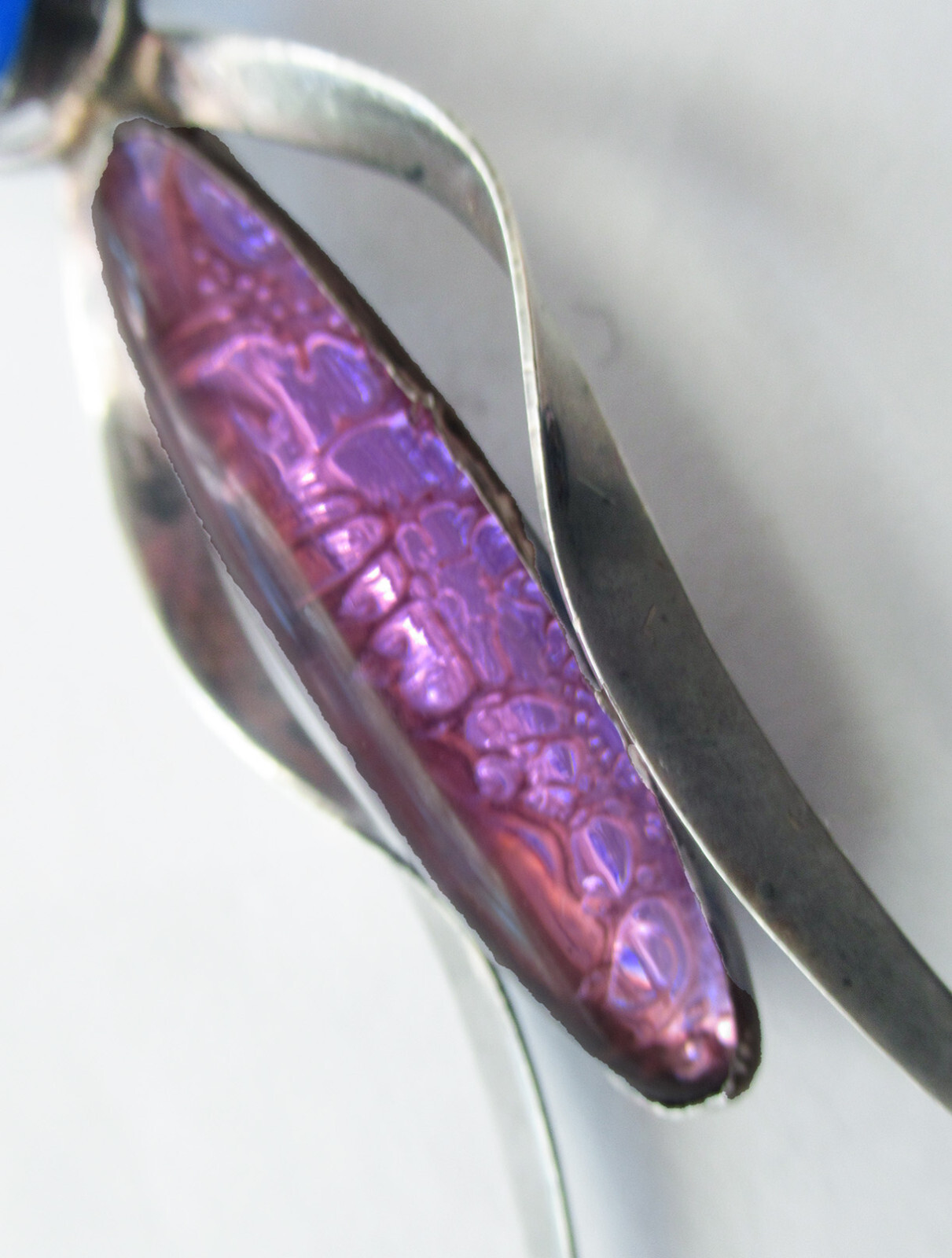 2 1/2 INCHES UNIQUE STERLING INSECT PENDANT w ART GLASS