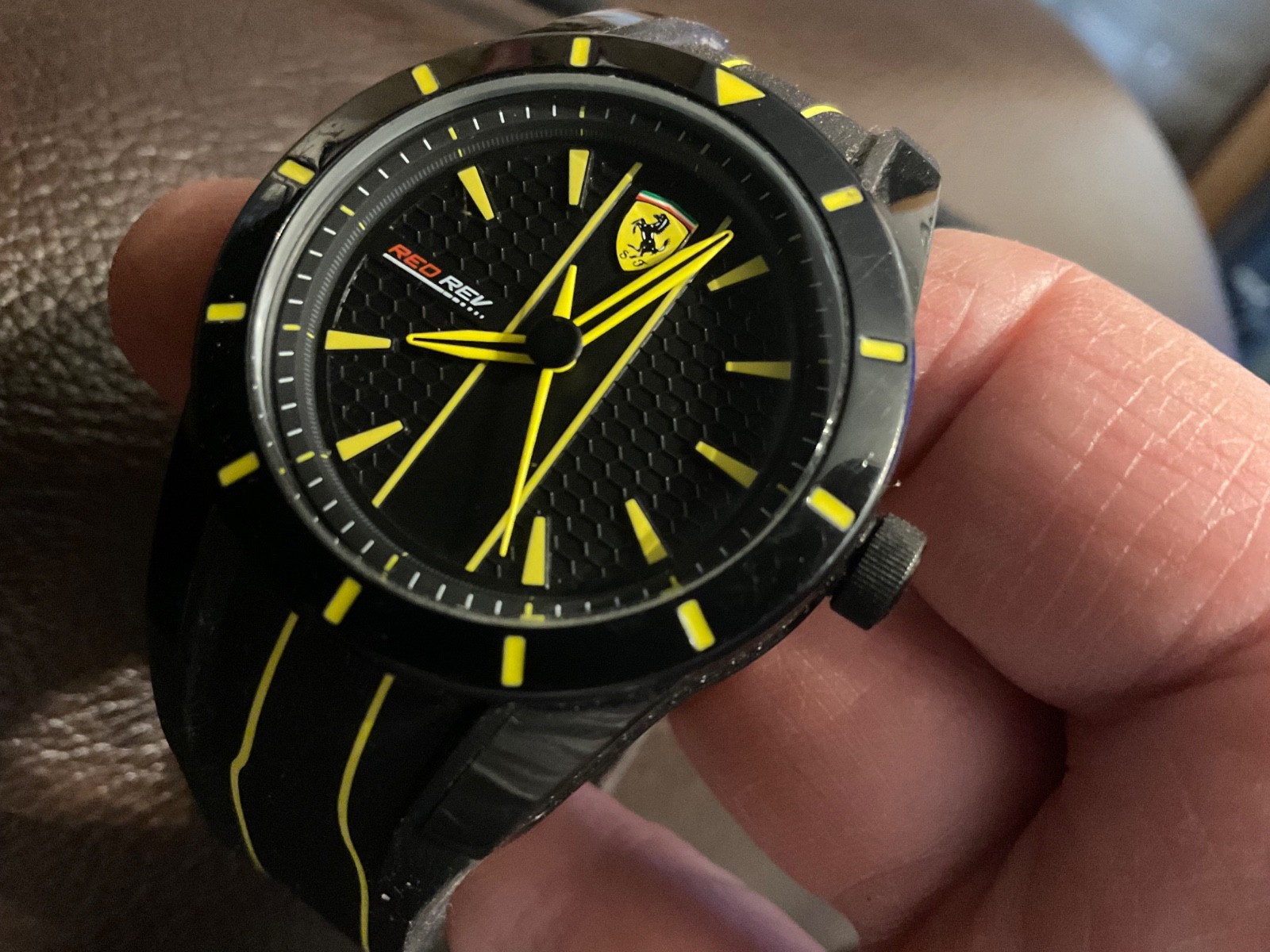 Ferrari Scuderia womens RED REV sporty drivers watch new batt yellow black nice!