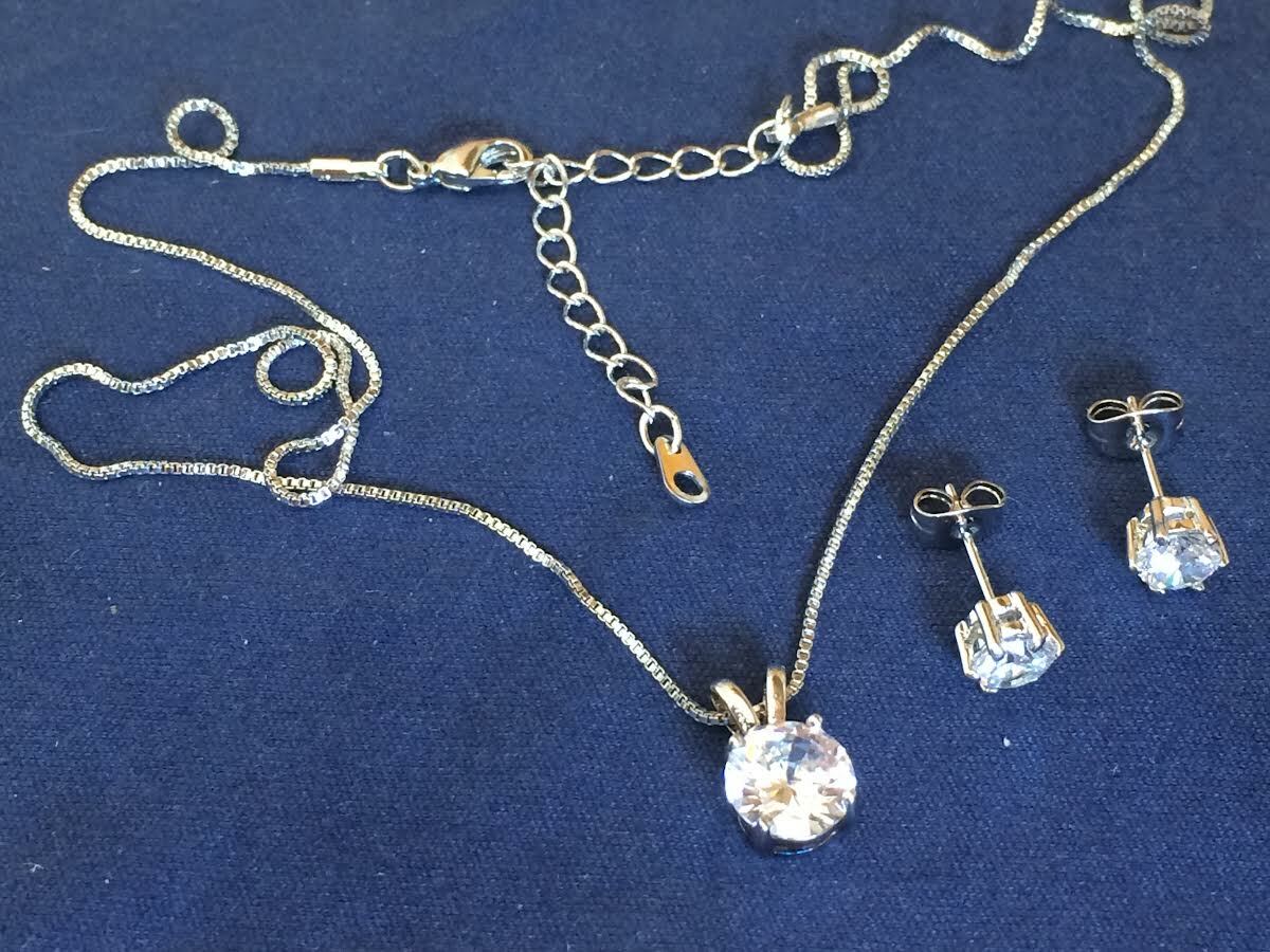 Pendant, Earring & Necklace 18k White Gold Plated 44cm Long 1mm Width
