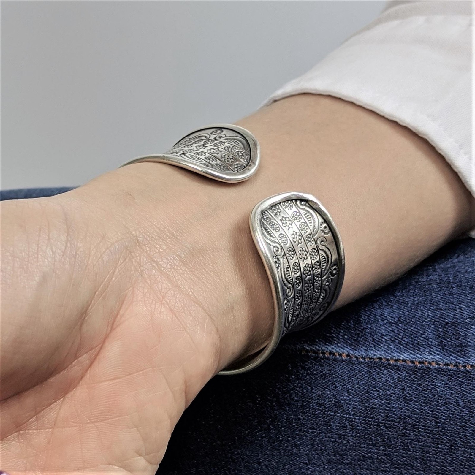 81stgeneration Silver Cuff Bangle 999 Hill Tribe Wide Engraved Motif Bracelet